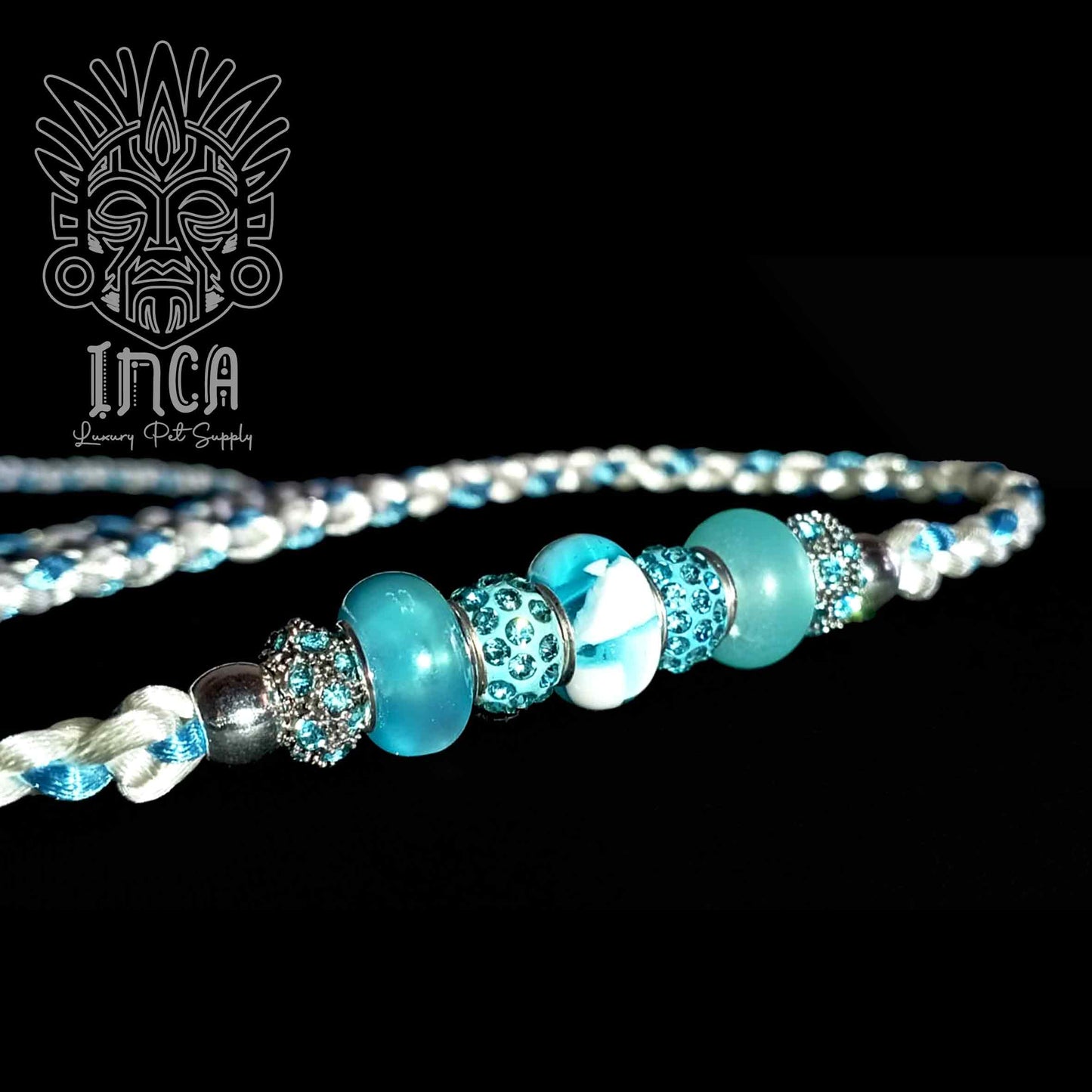 Guinzaglio da Show INCA LUXURY - In Raso Bianco e Azzurro, con perle e asola per collare - 135 cm