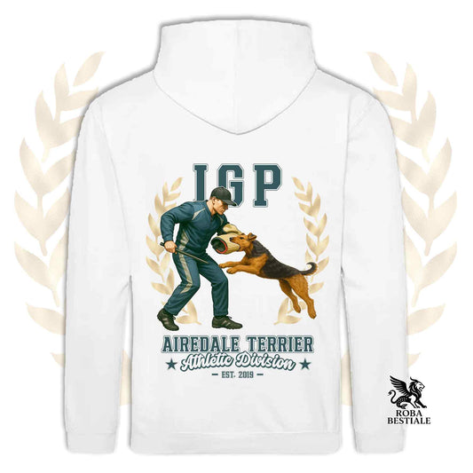 Una felpa con cappuccio e tasconi stampata con un Airedale Terrier che fa IGP. Grafica originale Roba Bestiale