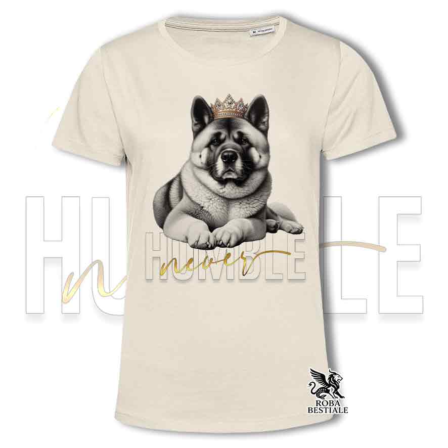 T-shirt stampata con un Akita Americano, colore beige con grafica Never Humble