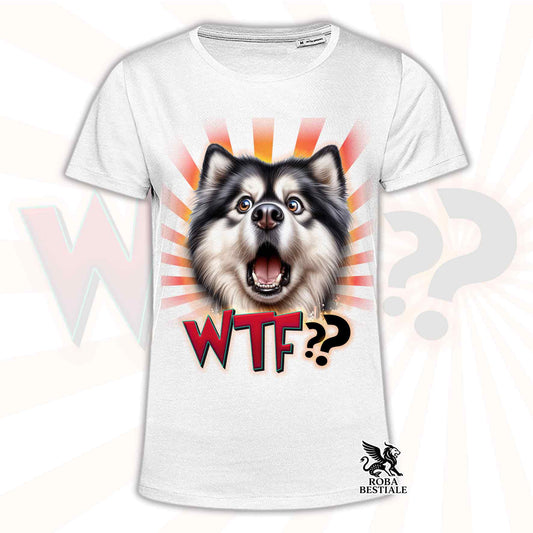 T-shirt bianca stampata con un Alaskan Malamute con espressione sorpresa. Grafica originale Roba Bestiale, collezione WTF??