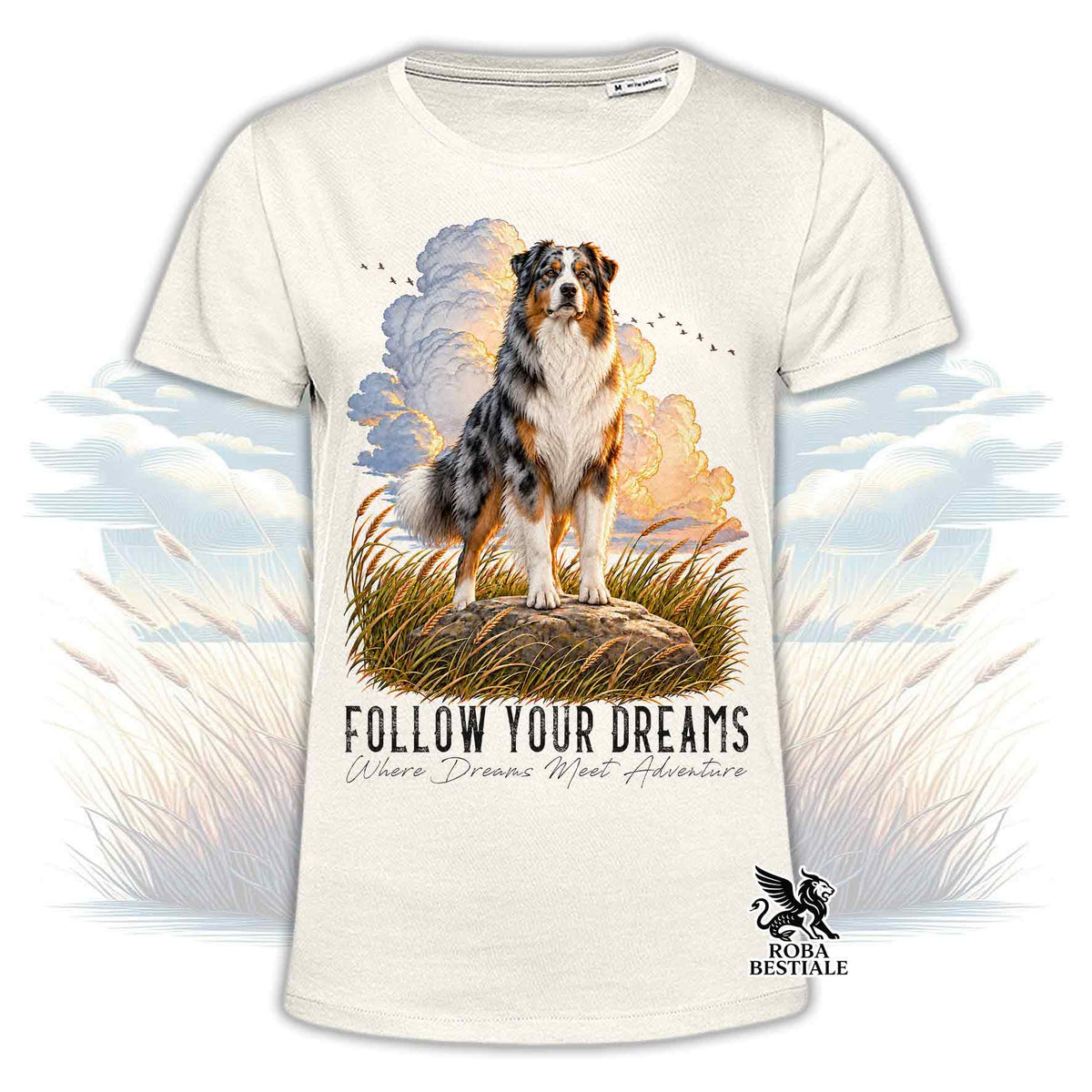 T-shirt beige stampata con un Australian Shepherd. Grafica originale Roba Bestiale, collezione Dream