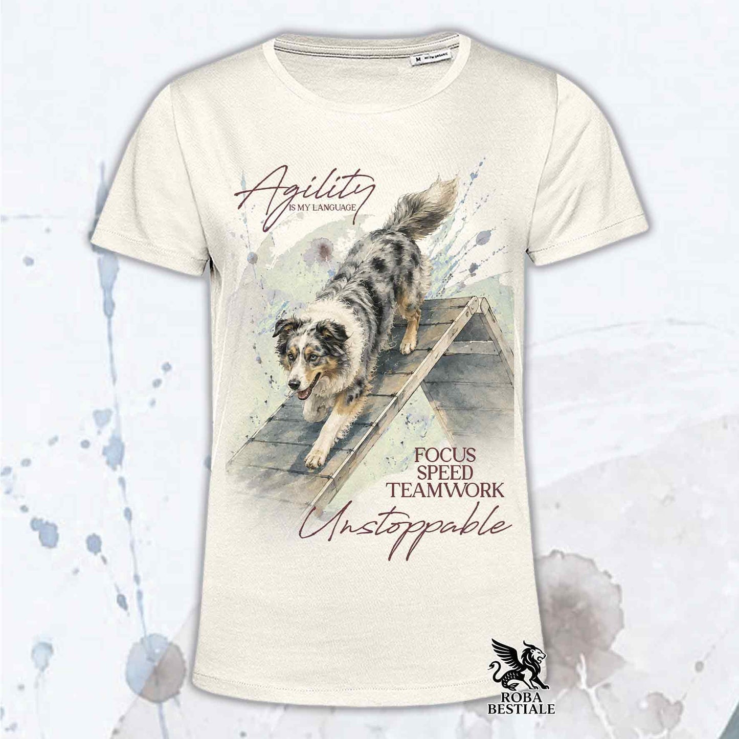 T-shirt bianca stampata con un Border Collie che fa Agility. Grafica originale Roba Bestiale, collezione A-Frame
