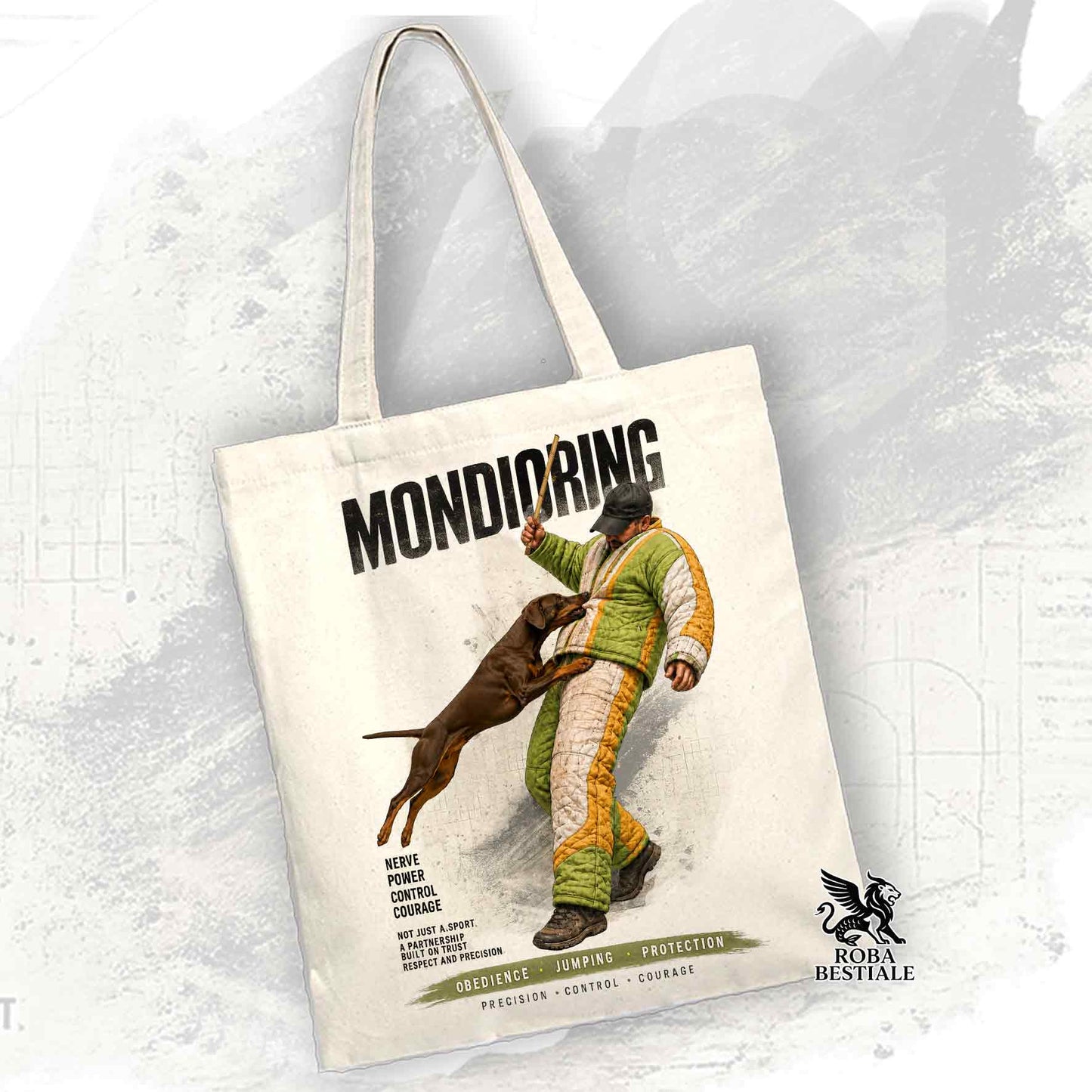 Borsa Tote beige con stampata una grafica originale di Roba Bestiale con un Dobermann che fa Mondioring
