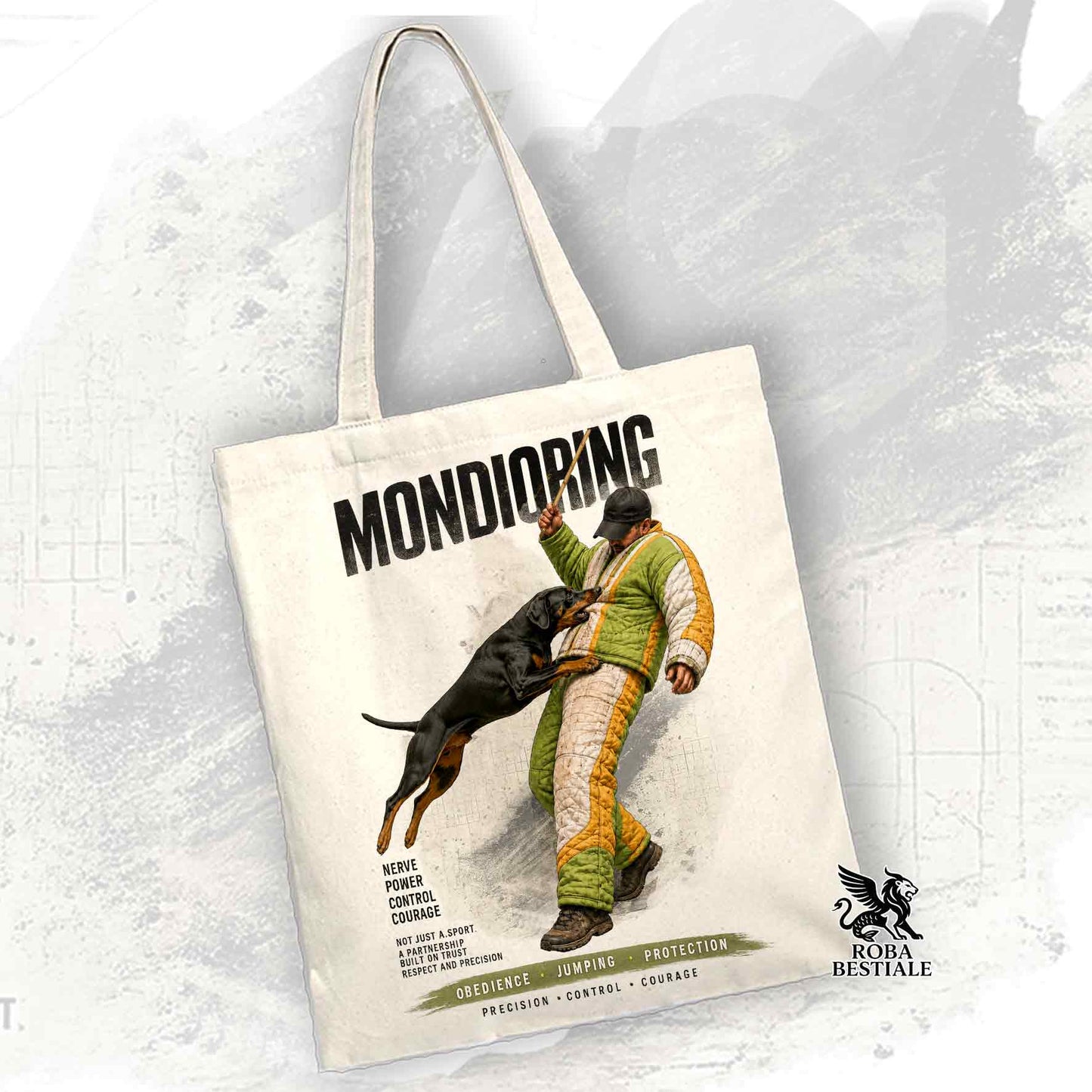 Borsa Tote beige con stampata una grafica originale di Roba Bestiale con un Dobermann che fa Mondioring