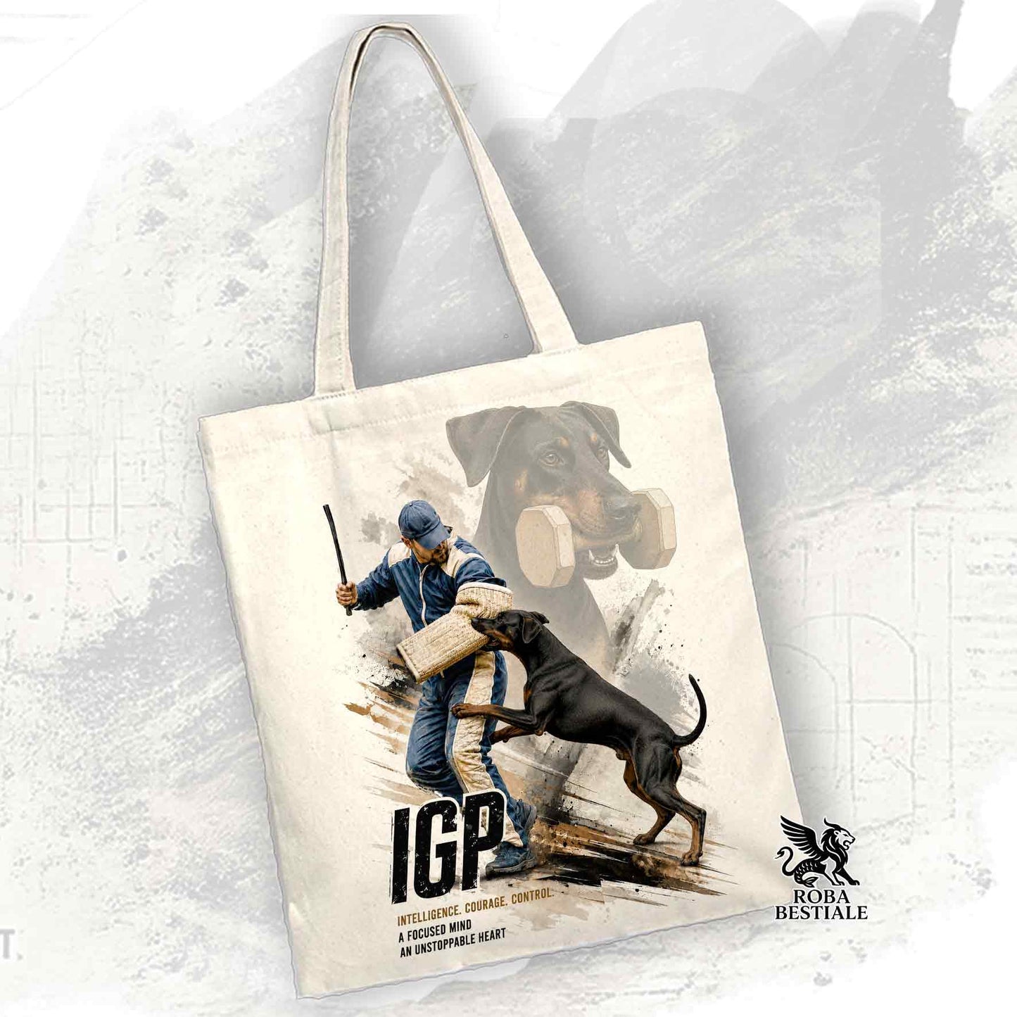 Borsa Tote beige con stampata una grafica originale di Roba Bestiale con un Dobermann che fa IGP