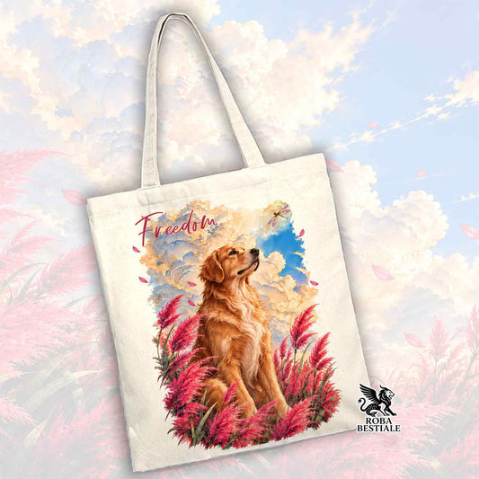 Shopper beige con stampa di golden retriever tra fiori rosa e scritta Freedom