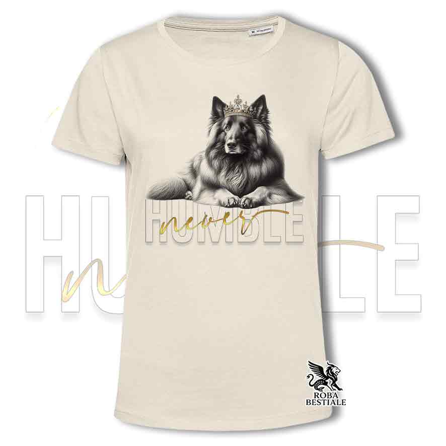 T-shirt stampata con un Pastore Belga Tervueren, colore beige con grafica Never Humble