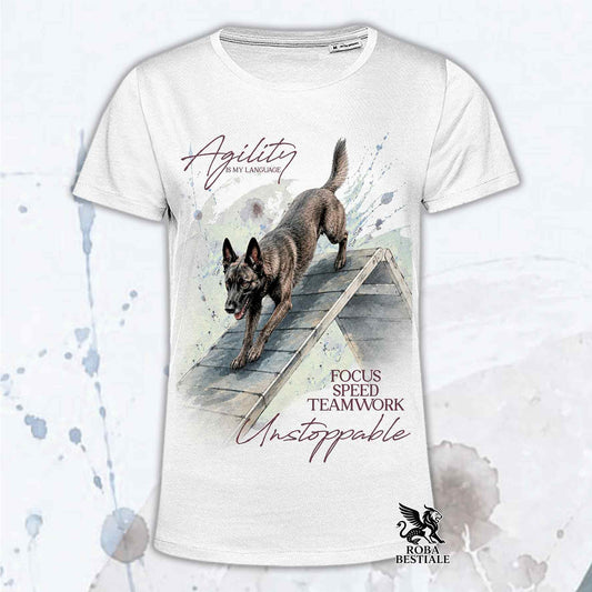 T-shirt bianca stampata con un Pastore Olandese che fa Agility. Grafica originale Roba Bestiale, collezione A-Frame