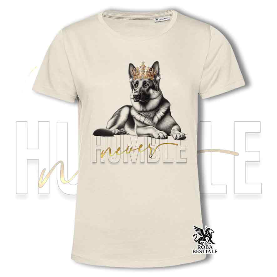 T-shirt stampata con un Pastore Tedesco a pelo corto, colore beige con grafica Never Humble