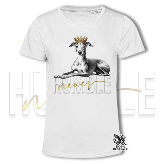T-shirt stampata con un Piccolo Levriero Italiano, colore bianco con grafica Never Humble