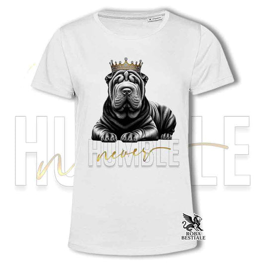 T-shirt bianca stampata con uno Shar Pei, grafica Never Humble