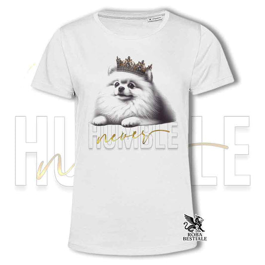 T-shirt bianca stampata con uno Spitz Tedesco Pomerania, grafica Never Humble