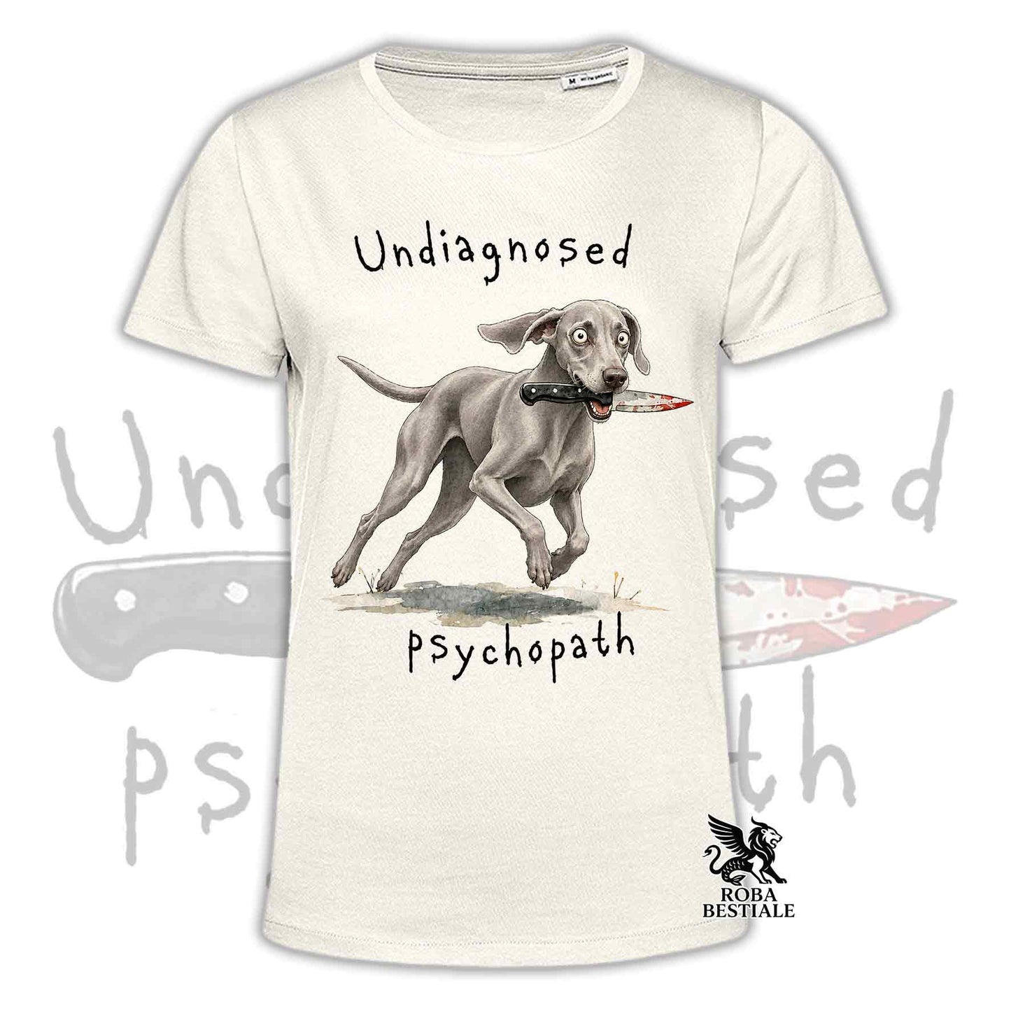 T-shirt beige stampata con un Weimaraner che tiene un coltello tra i denti. Grafica originale Roba Bestiale, collezione Psychopath
