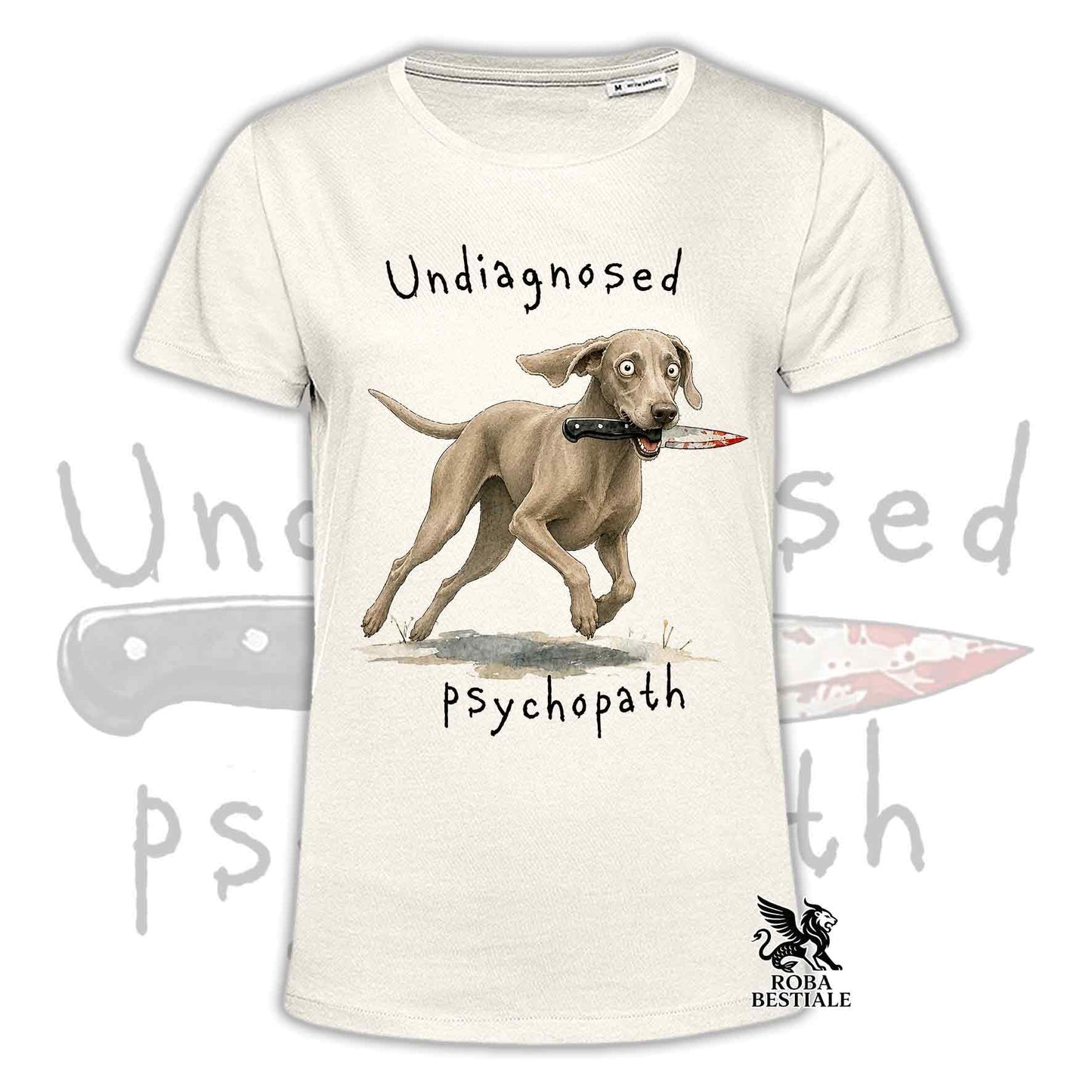 T-shirt beige stampata con un Weimaraner che tiene un coltello tra i denti. Grafica originale Roba Bestiale, collezione Psychopath