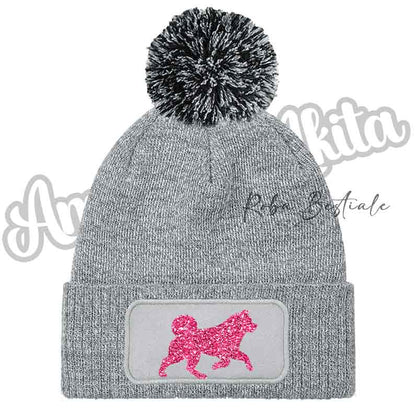 Cappellino invernale grigio chiaro con pon pon e toppa cane glitter rosa