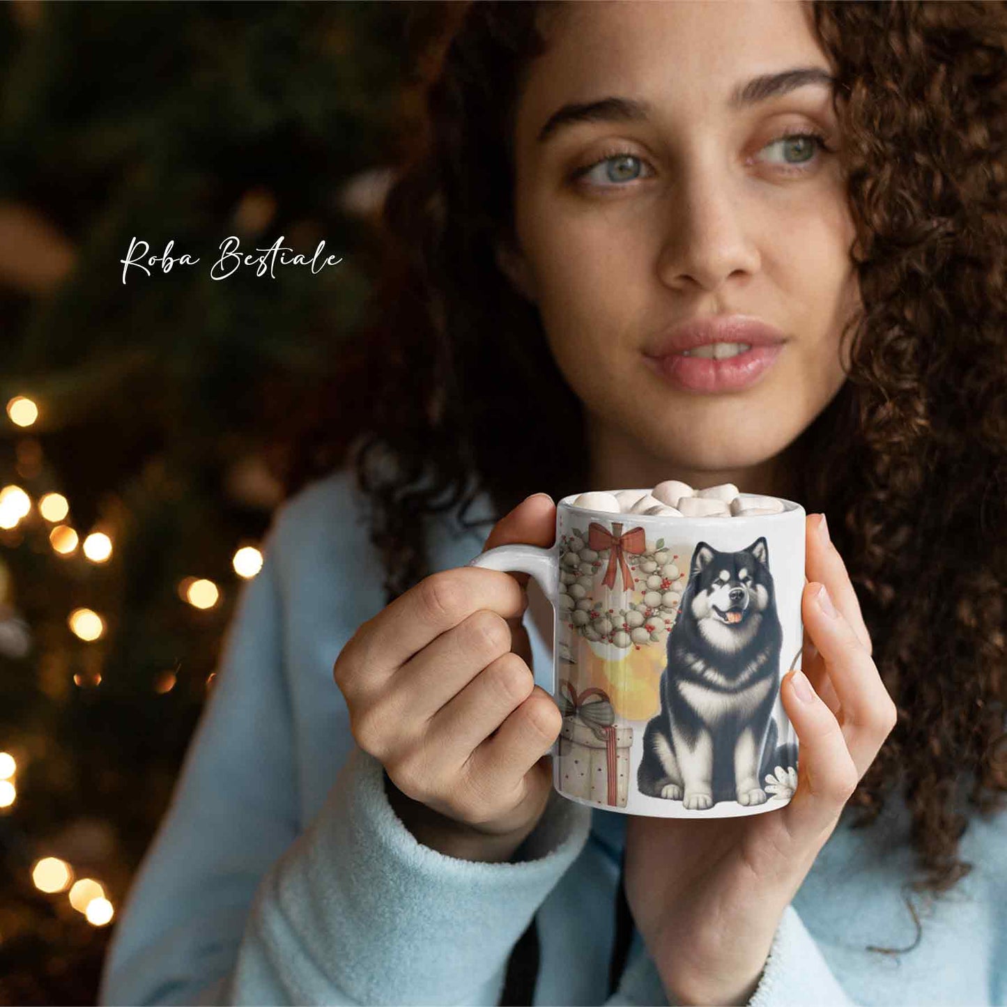 Tazza COZY WINTER - ALASKAN MALAMUTE Nero - In Ceramica, con manico color Oro - 330 ml