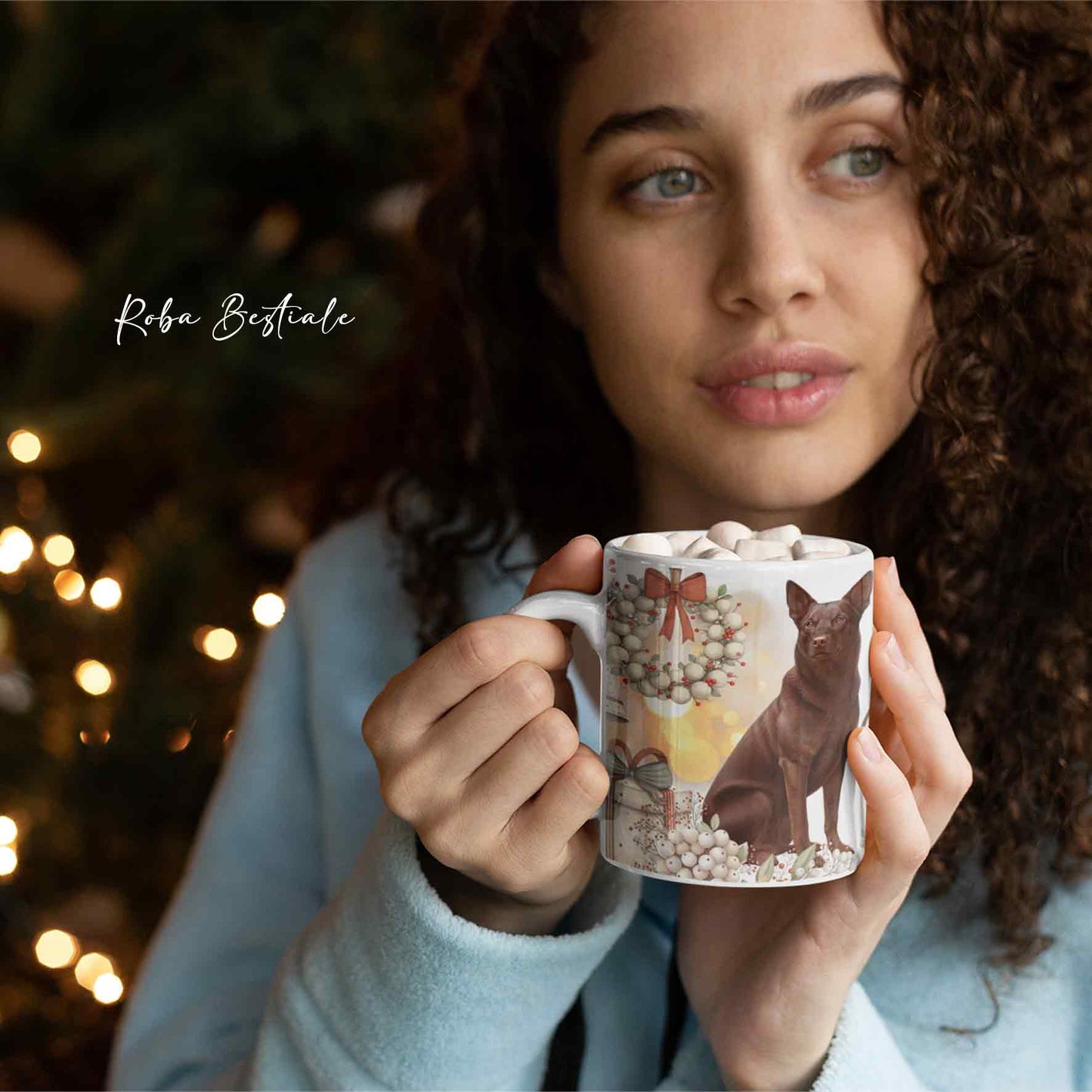 Tazza COZY WINTER - AUSTRALIAN KELPIE Cioccolato - In Ceramica, con manico color Oro - 330 ml