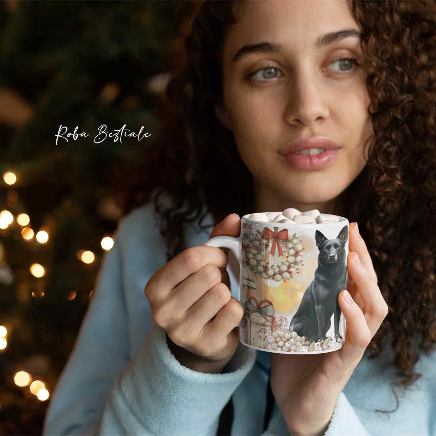 Tazza COZY WINTER - AUSTRALIAN KELPIE Nero - In Ceramica, con manico color Oro - 330 ml