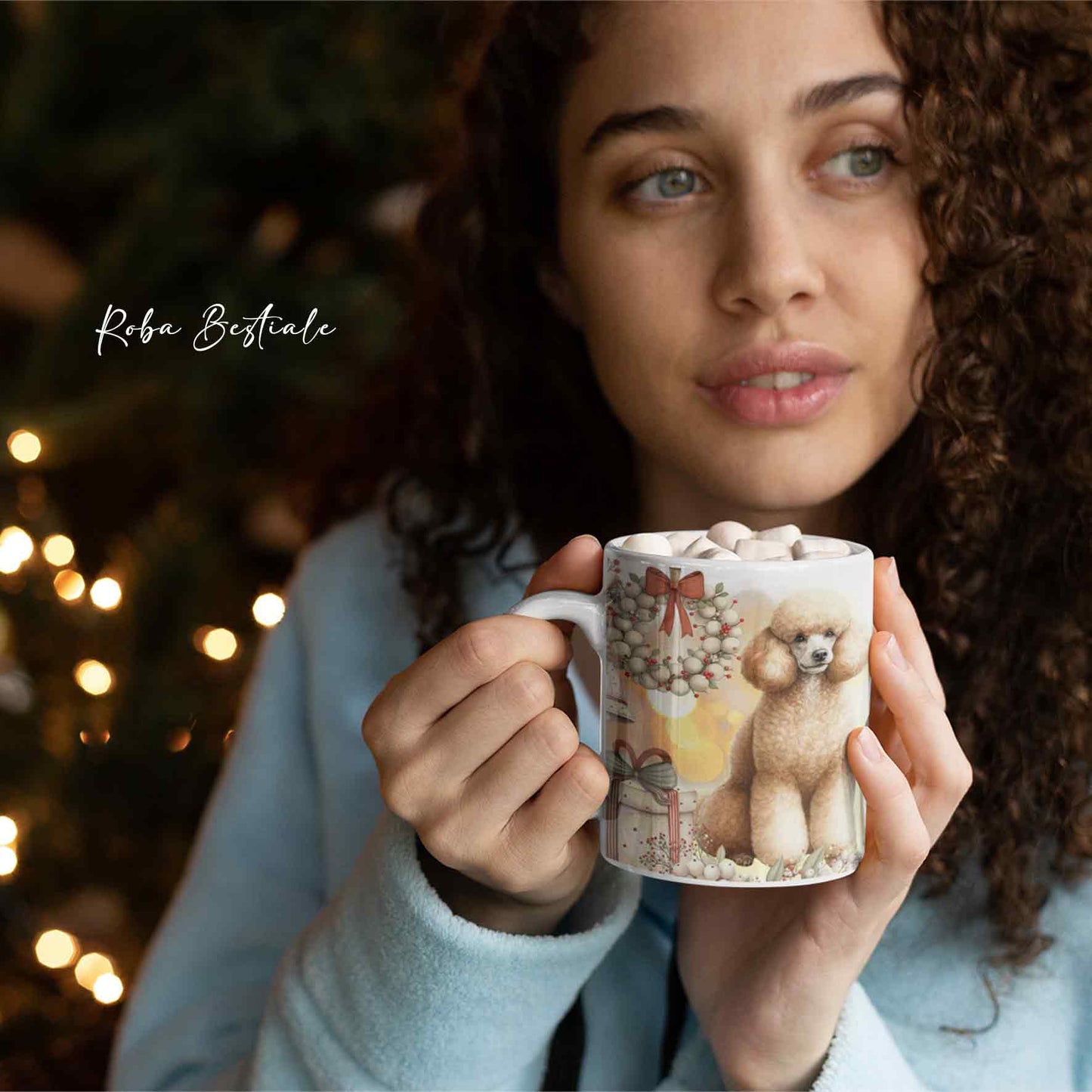 Tazza COZY WINTER - BARBONE Media Mole Fulvo - In Ceramica, con manico color Oro - 330 ml