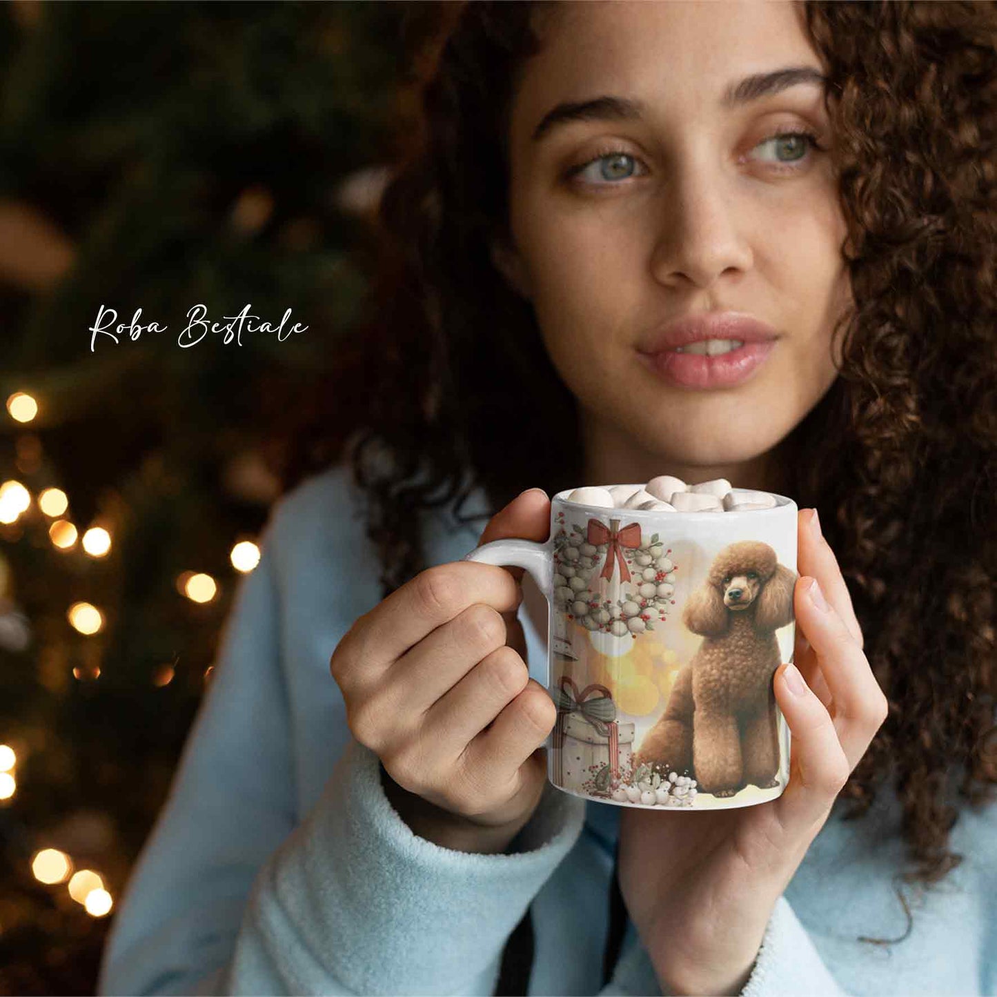 Tazza COZY WINTER - BARBONE Media Mole Marrone - In Ceramica, con manico color Oro - 330 ml