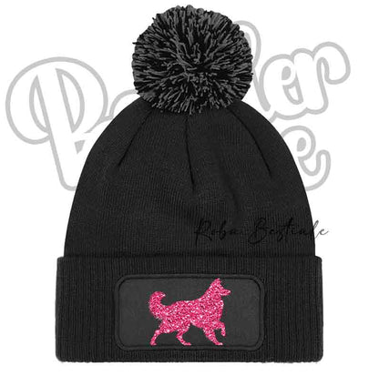 Cappellino invernale a maglia nera con pon pon nero e patch cane rosa glitter