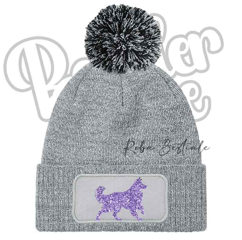 Cappellino invernale grigio con pon pon nero e toppa cane viola