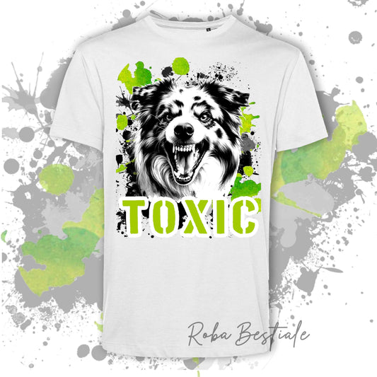T-shirt TOXIC - BORDER COLLIE Blue Merle - Bianca o Nera, Uomo o Donna - dalla XS alla 5XL - 100% Cotone