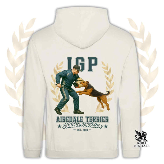 Una felpa con cappuccio e tasconi stampata con un Airedale Terrier che fa IGP. Grafica originale Roba Bestiale