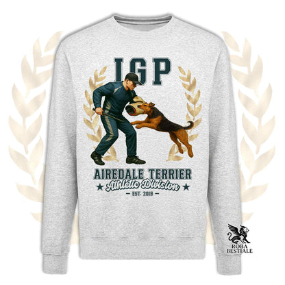 Una felpa girocollo stampata con un Airedale Terrier che fa IGP. Grafica originale Roba Bestiale