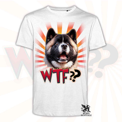 T-shirt bianca stampata con un Akita Americano con espressione sorpresa. Grafica originale Roba Bestiale, collezione WTF??