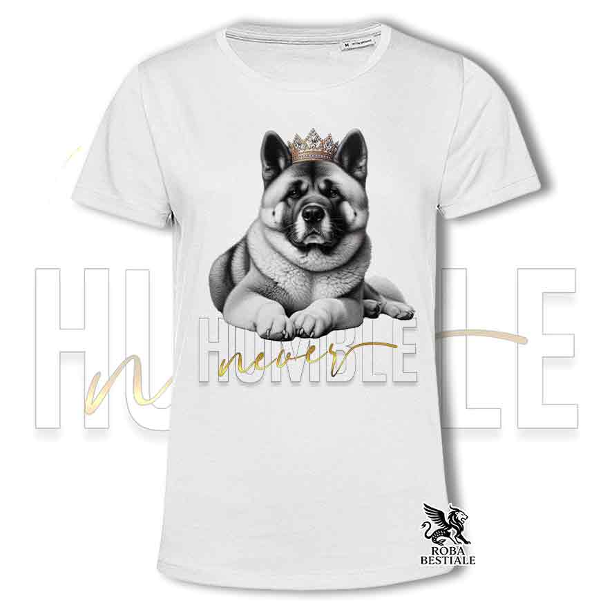 T-shirt stampata con un Akita Americano, colore bianco con grafica Never Humble