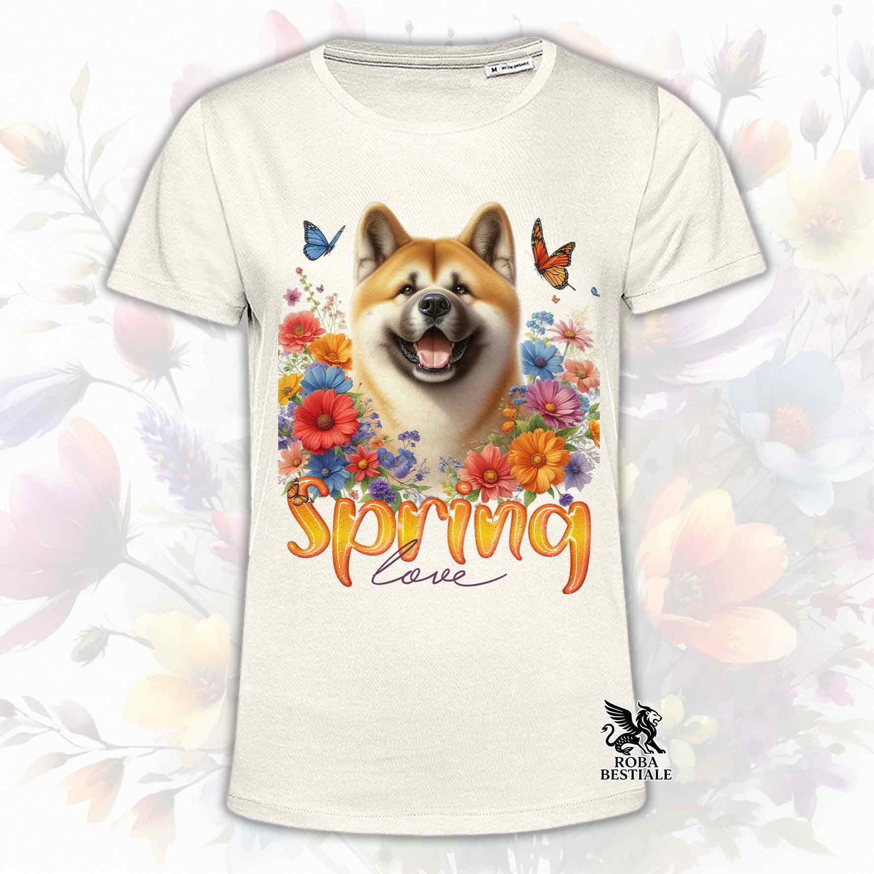Una t-shirt beige stampata con un Akita Americano immerso nei fiori colorati. Collezione Spring Love di Roba Bestiale