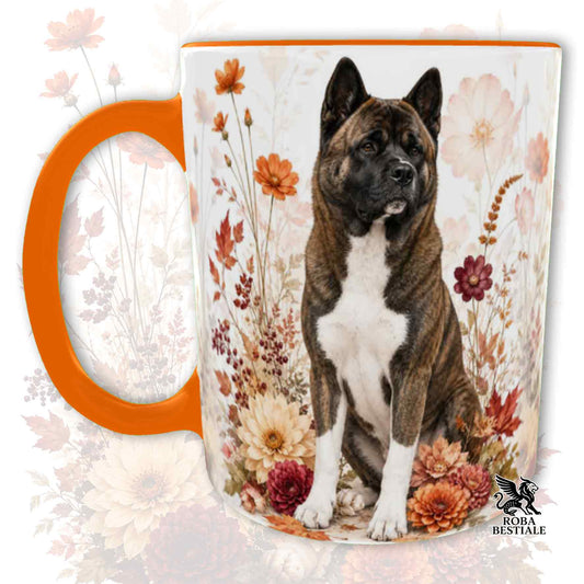 Tazza con la stampa di un Akita Americano seduto in mezzo a fiori e foglie autunnali. Grafica originale Roba Bestiale, collezione Fall in Love