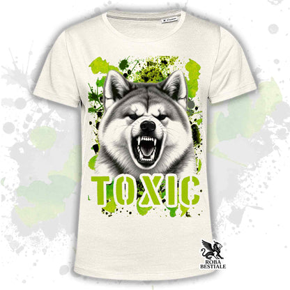 T-shirt beige stampata con un Akita Inu con espressione arrabbiata. Grafica originale Roba Bestiale, collezione Toxic