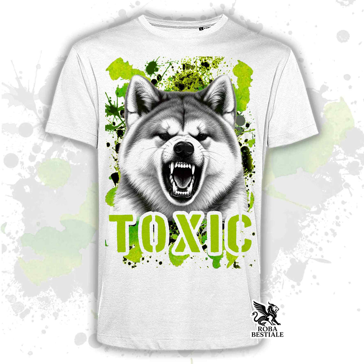 T-shirt bianca stampata con un Akita Inu con espressione arrabbiata. Grafica originale Roba Bestiale, collezione Toxic