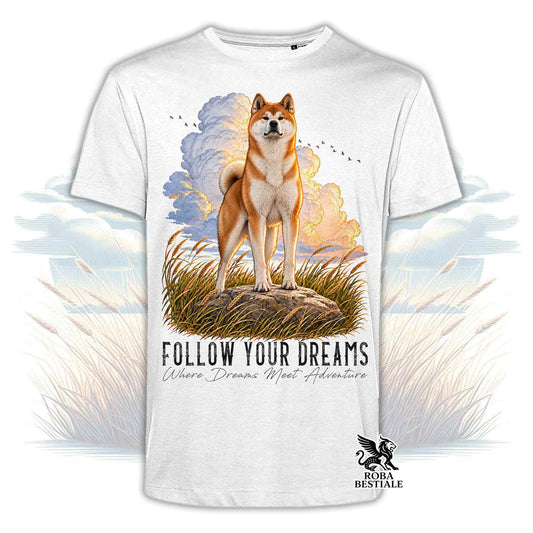T-shirt bianca stampata con un Akita Inu. Grafica originale Roba Bestiale, collezione Dream