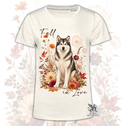 T-shirt beige stampata con un Alaskan Malamute seduto in mezzo a fiori e foglie autunnali. Grafica originale Roba Bestiale, collezione Fall