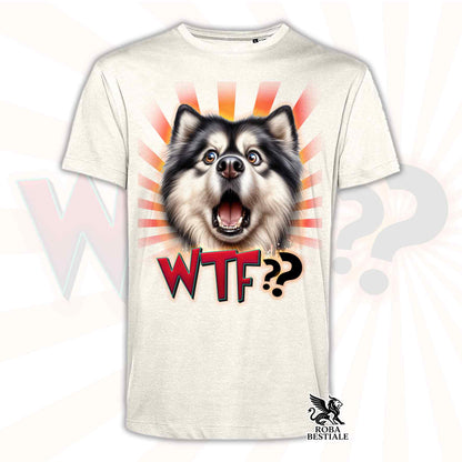 T-shirt beige stampata con un Alaskan Malamute con espressione sorpresa. Grafica originale Roba Bestiale, collezione WTF??