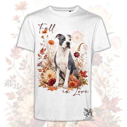 T-shirt bianca stampata con un American Staffordshire Terrier seduto in mezzo a fiori e foglie autunnali. Grafica originale Roba Bestiale, collezione Fall