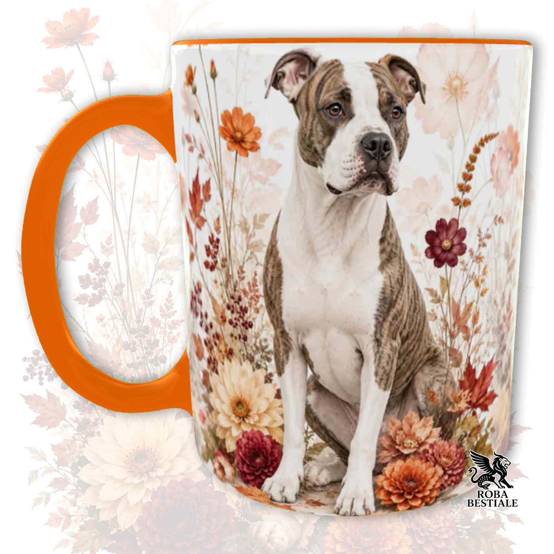 Tazza con la stampa di un American Staffordshire Terrier seduto in mezzo a fiori e foglie autunnali. Grafica originale Roba Bestiale, collezione Fall in Love