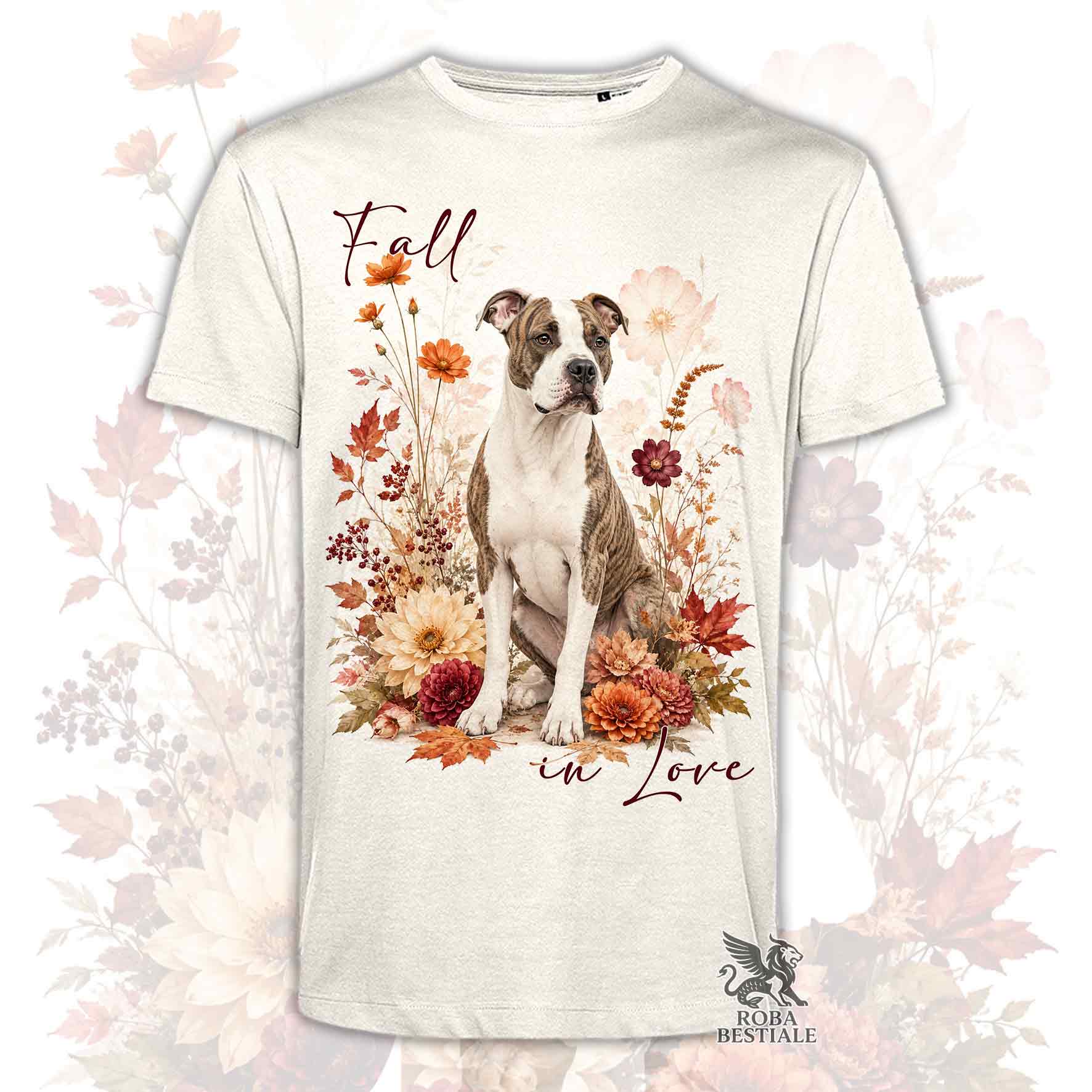 T-shirt beige stampata con un American Staffordshire Terrier seduto in mezzo a fiori e foglie autunnali. Grafica originale Roba Bestiale, collezione Fall