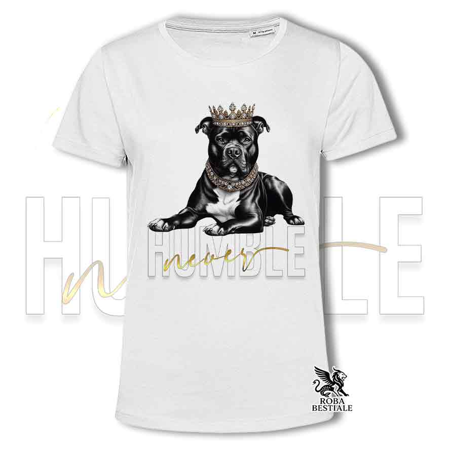 T-shirt bianca stampata con un American Staffordshire Terrier, grafica Never Humble