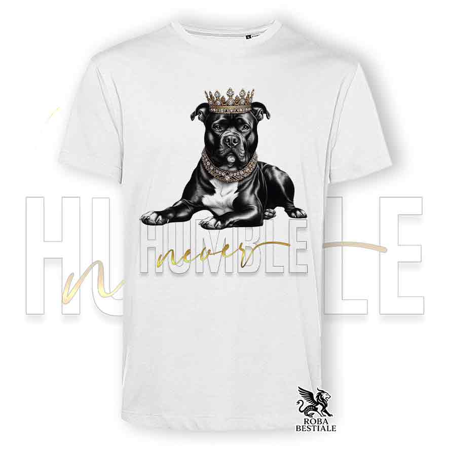 T-shirt bianca stampata con un American Staffordshire Terrier, grafica Never Humble