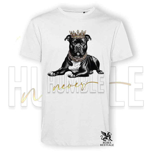 T-shirt bianca stampata con un American Staffordshire Terrier, grafica Never Humble