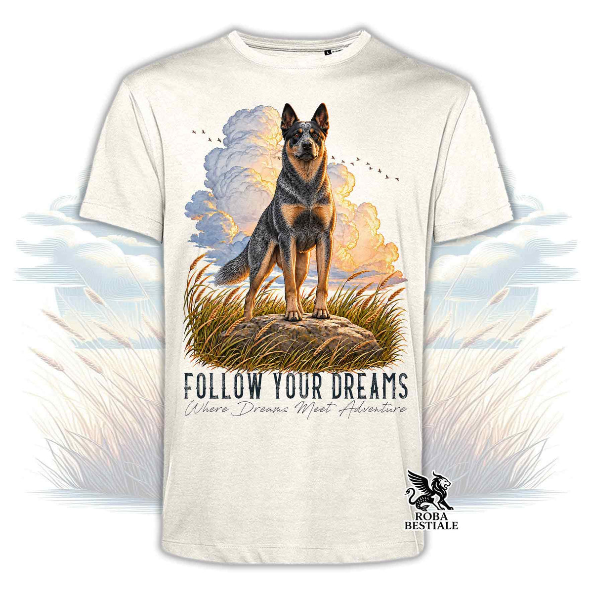 T-shirt beige stampata con un Australian Cattle Dog. Grafica originale Roba Bestiale, collezione Dream