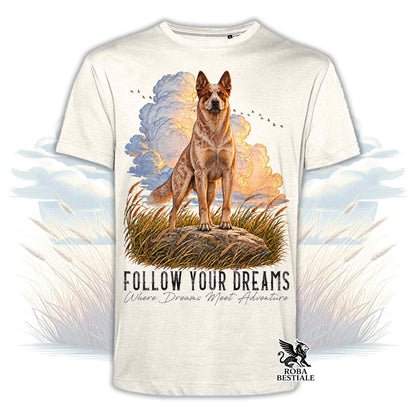 T-shirt beige stampata con un Australian Cattle Dog. Grafica originale Roba Bestiale, collezione Dream