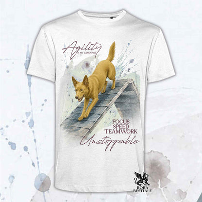 T-shirt bianca stampata con un Australian Kelpie che fa Agility. Grafica originale Roba Bestiale, collezione A-Frame