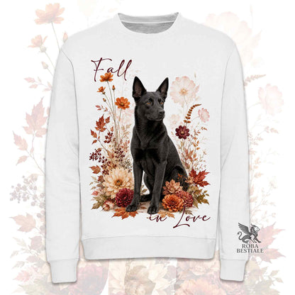 Felpa girocollo bianca stampata con un Australian Kelpie seduto in mezzo a fiori e foglie autunnali. Grafica originale Roba Bestiale, collezione Fall in Love