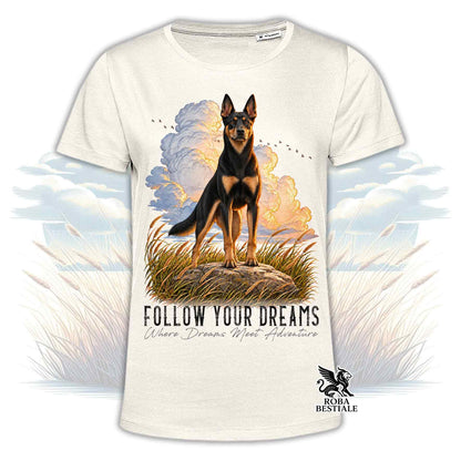 T-shirt beige stampata con un Australian Kelpie. Grafica originale Roba Bestiale, collezione Dream