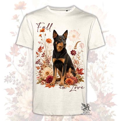 T-shirt beige stampata con un Australian Kelpie seduto in mezzo a fiori e foglie autunnali. Grafica originale Roba Bestiale, collezione Fall